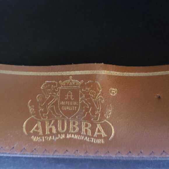 Akubra Black Snowy River Fur Felt Australian Hat 56 Never Worn Grey Hatband - Picture 12 of 13